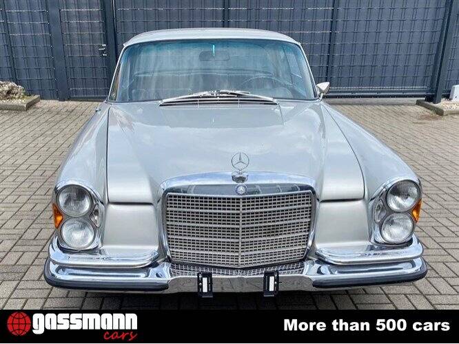 Image 2/15 de Mercedes-Benz 280 SE 3,5 (1970)