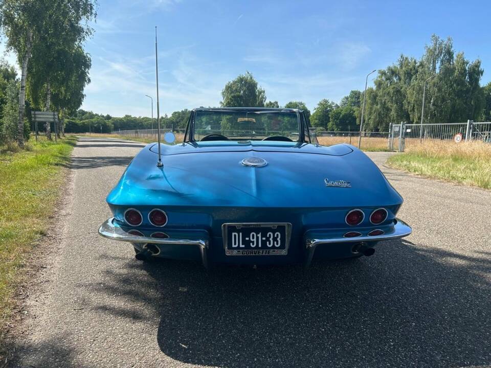 Image 7/8 of Chevrolet Corvette Sting Ray Convertible (1966)