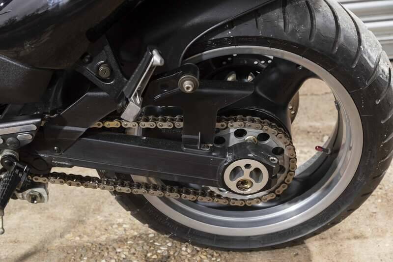 Image 33/37 of Triumph Speed Triple (1995)