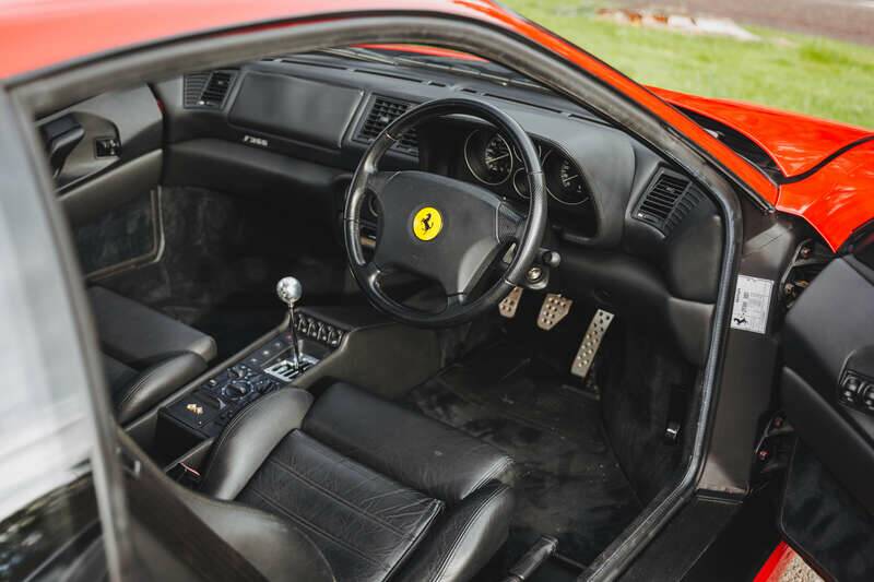 Image 2/50 de Ferrari F 355 Berlinetta (1998)