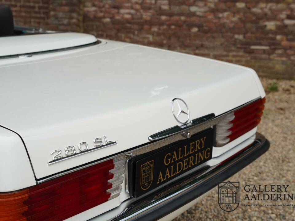 Image 32/50 of Mercedes-Benz 280 SL (1981)