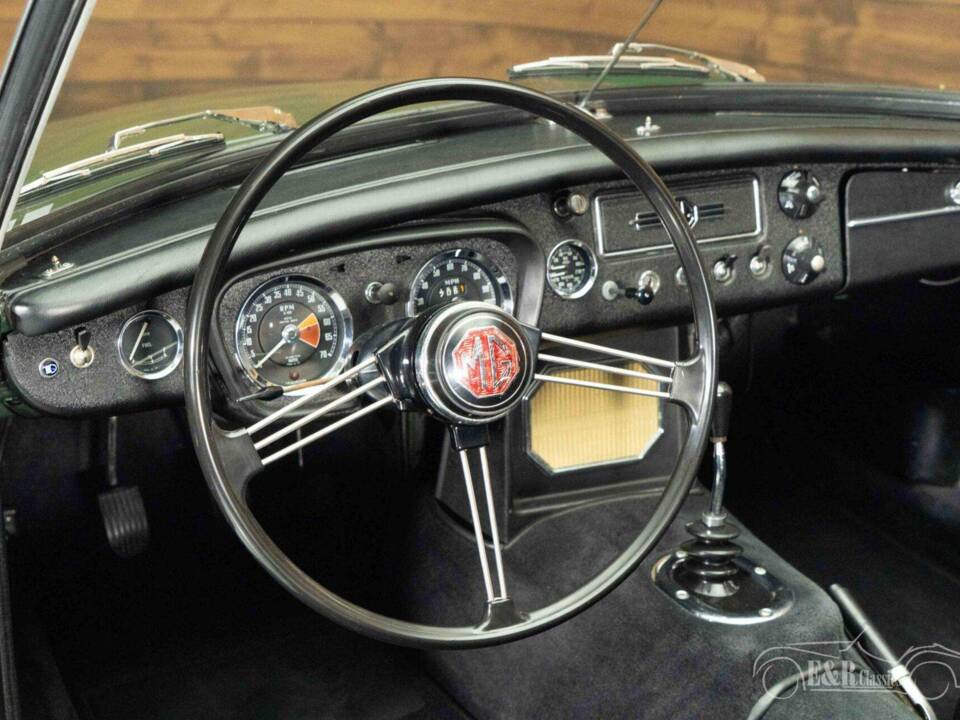 Image 12/19 de MG MGB (1966)