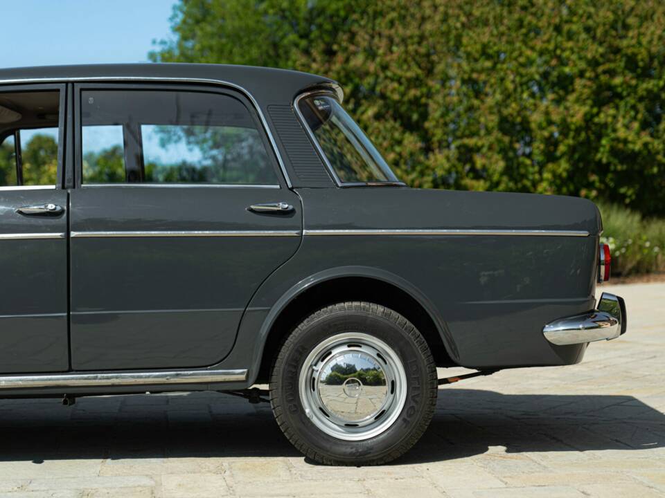 Image 22/49 of FIAT 1100 R (1966)