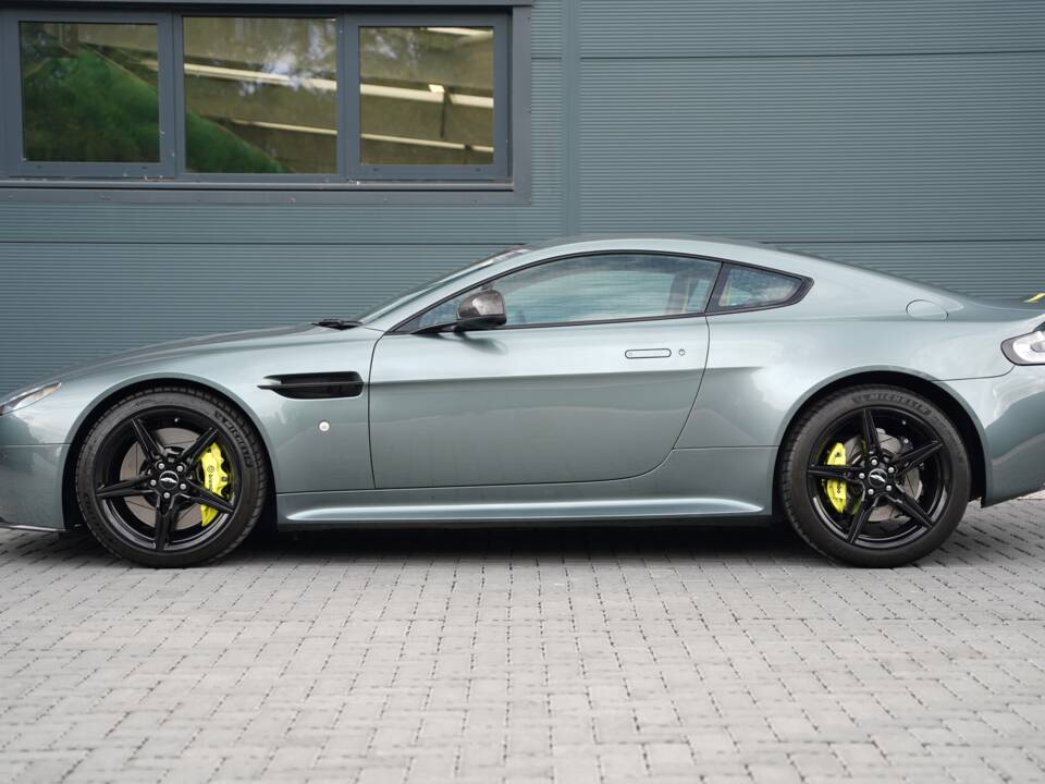 Bild 6/50 von Aston Martin V8 Vantage AMR (2018)
