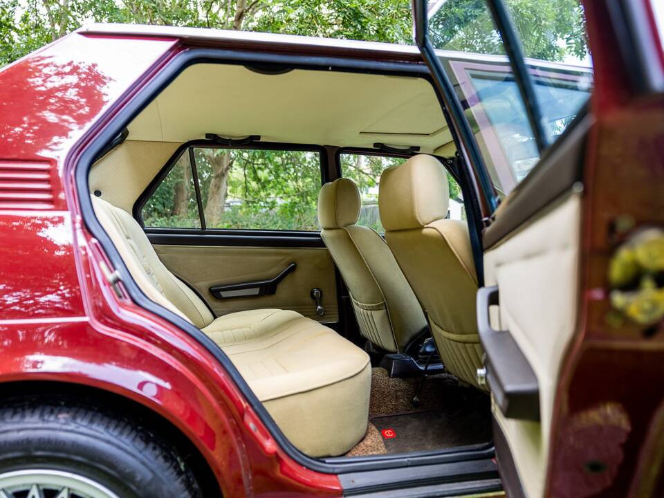 Bild 10/48 von Alfa Romeo Giulietta 2.0 (1981)
