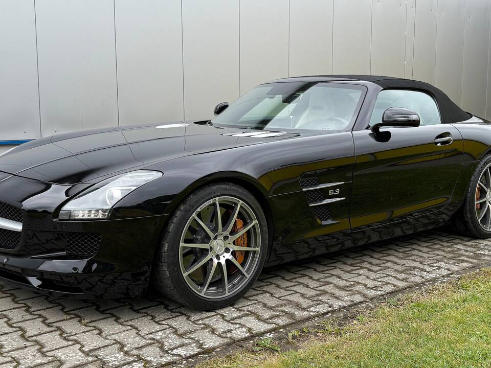 Image 4/28 of Mercedes-Benz SLS AMG Roadster (2012)