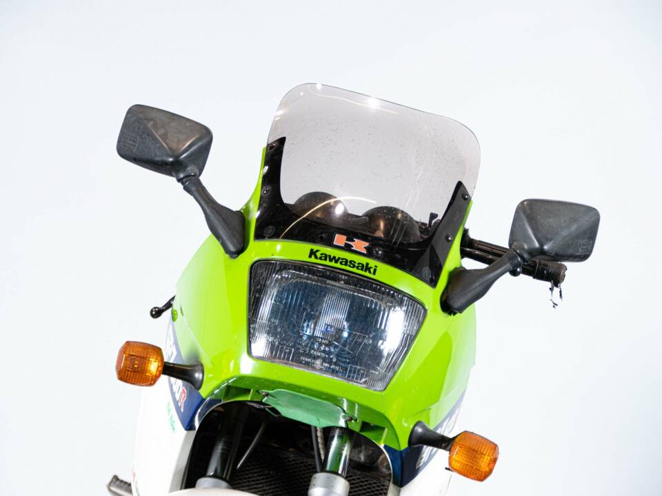 Image 30/36 of Kawasaki GPZ 600 R (1985)
