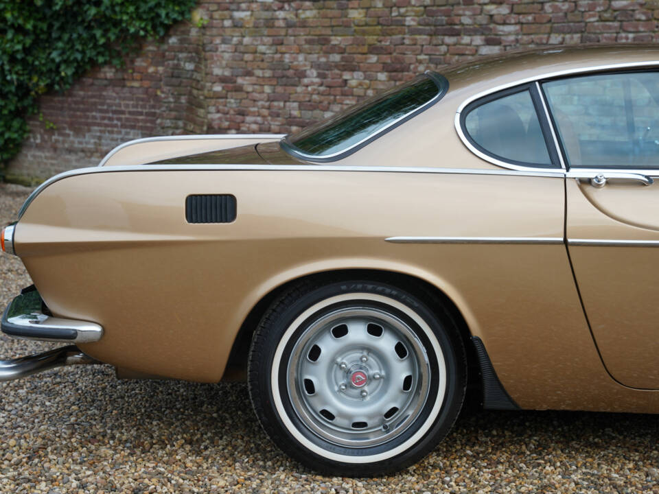 Image 24/50 of Volvo 1800 E (1972)