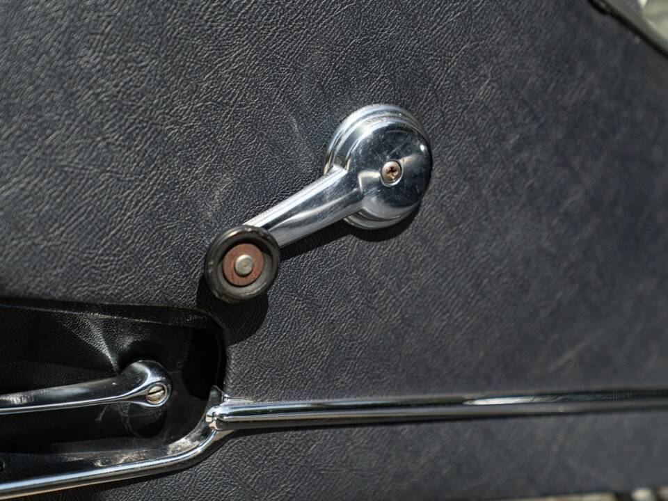 Bild 47/50 von Jaguar E-Type (1968)