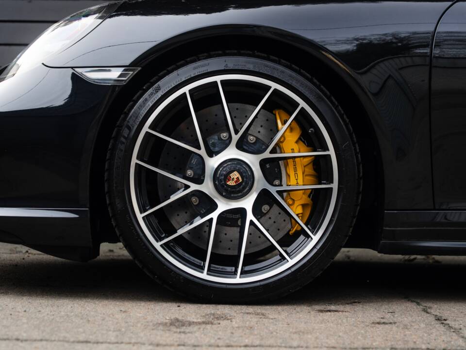 Bild 3/52 von Porsche 911 Turbo S (2017)
