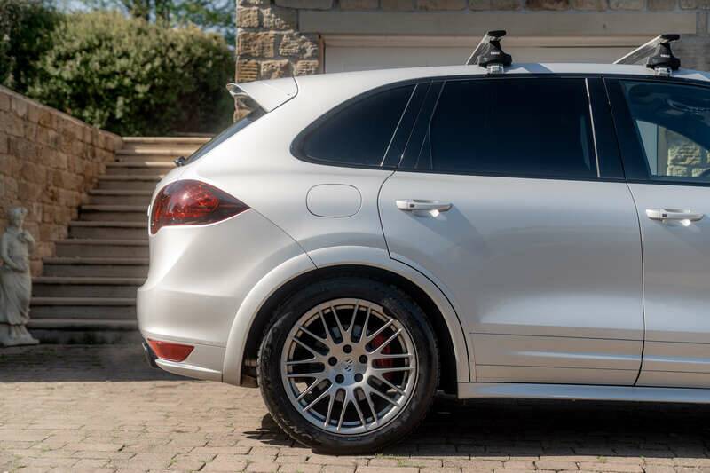 Image 13/50 de Porsche Cayenne GTS (2012)