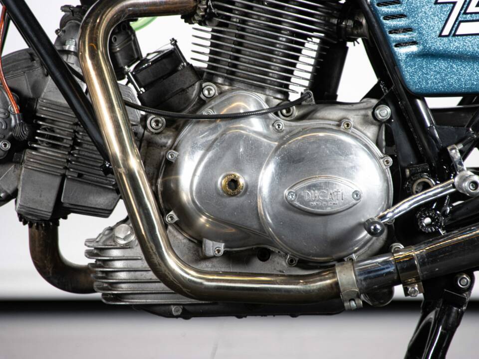 Image 18/50 of Ducati 750 GT (1972)