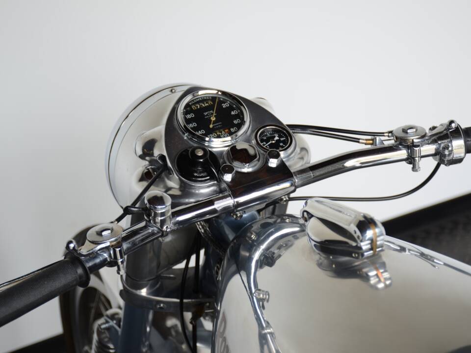 Image 37/42 of Royal Enfield 700 Silver Shotgun (1955)