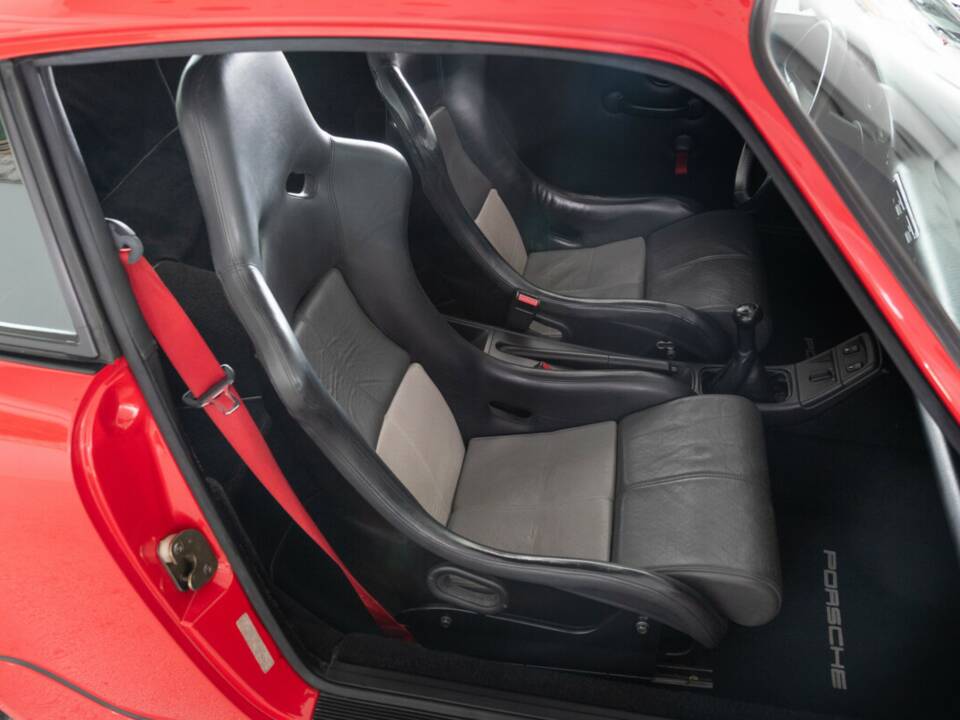 Immagine 26/34 di Porsche 911 Carrera RS (1992)