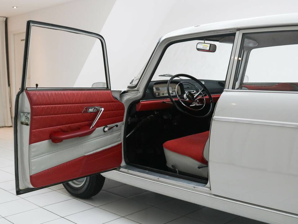 Bild 4/18 von Peugeot 404 (1963)