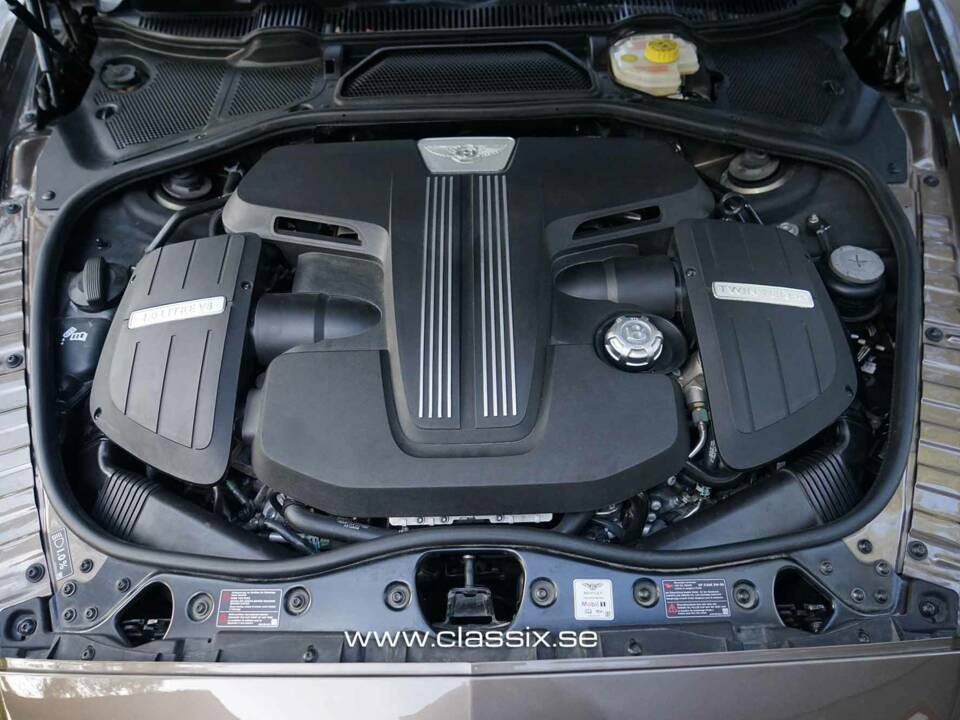 Image 13/28 of Bentley Continental GT V8 (2016)