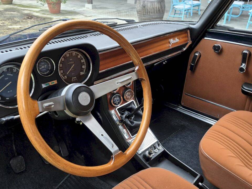 Imagen 25/67 de Alfa Romeo Giulia Nuova Super 1600 (1977)