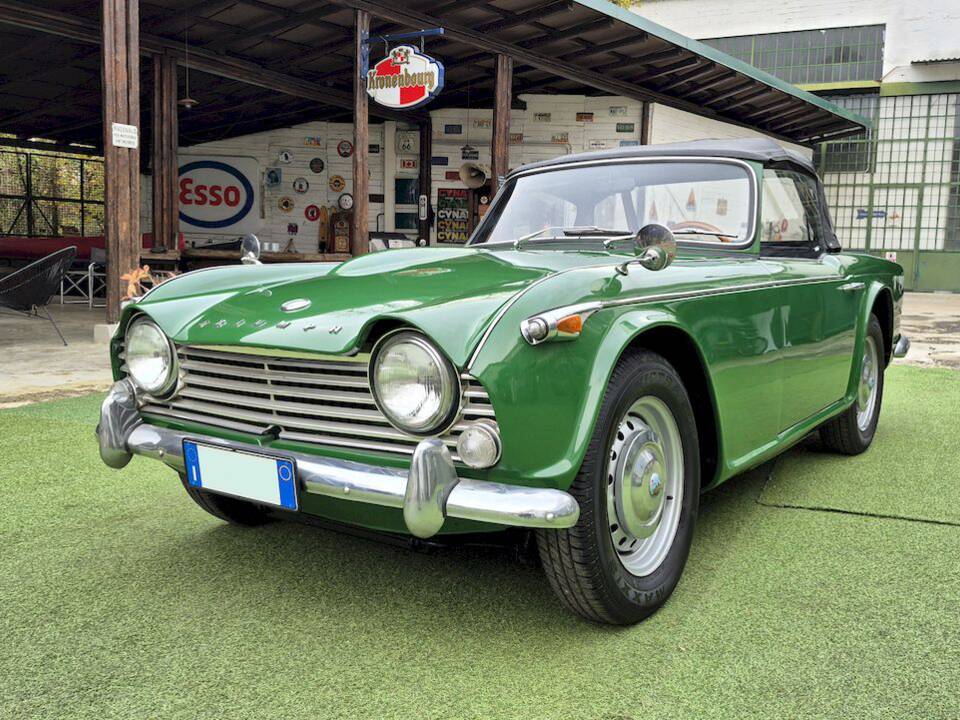 Image 51/66 of Triumph TR 4A IRS (1966)