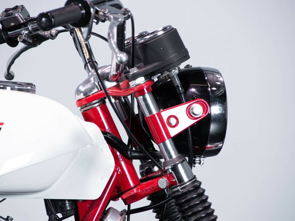 Image 36/50 of Moto Guzzi Stornello 125 II (1971)