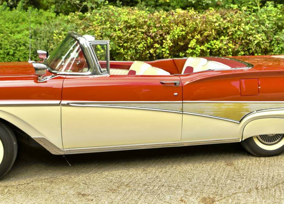 Immagine 13/50 di Ford Fairlane 500 Skyliner (1958)