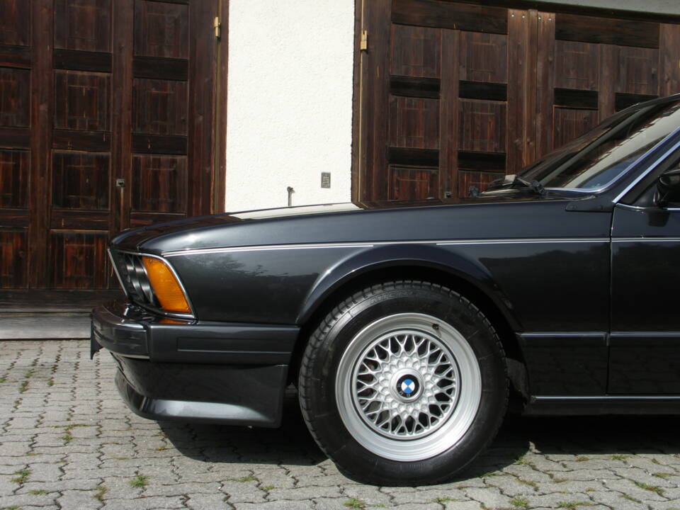 Bild 35/39 von BMW M 635 CSi (1988)