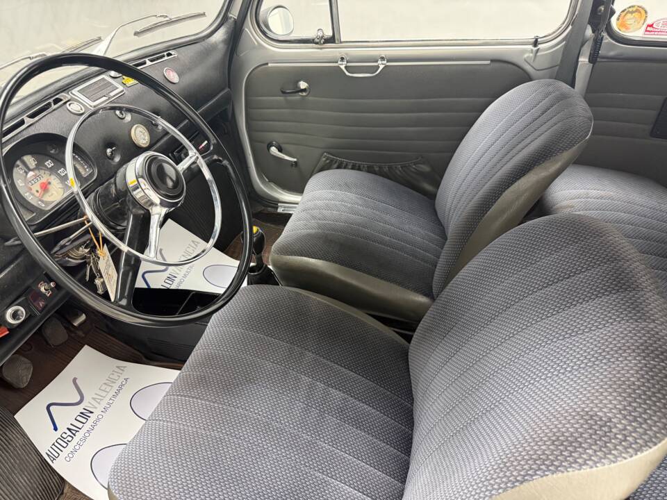 Immagine 9/20 di SEAT 600 L (1972)