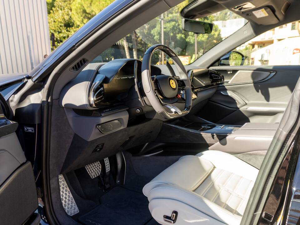 Image 12/21 of Ferrari Purosangue V12 (2025)