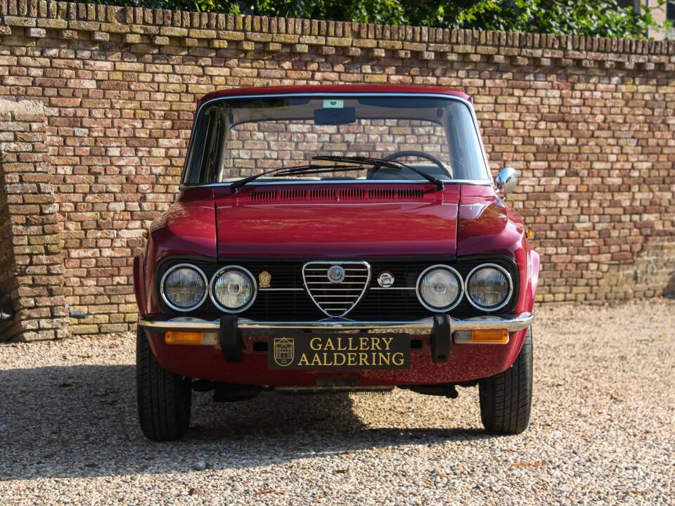 Image 5/50 of Alfa Romeo Giulia Nuova Super 1300 (1975)