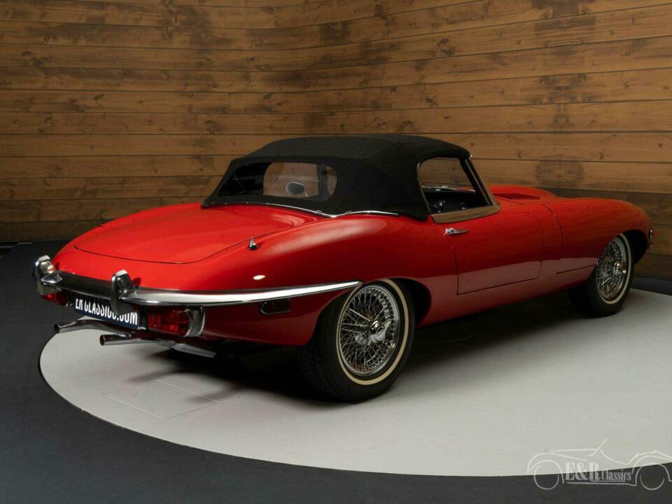 Image 12/19 de Jaguar E-Type (1969)