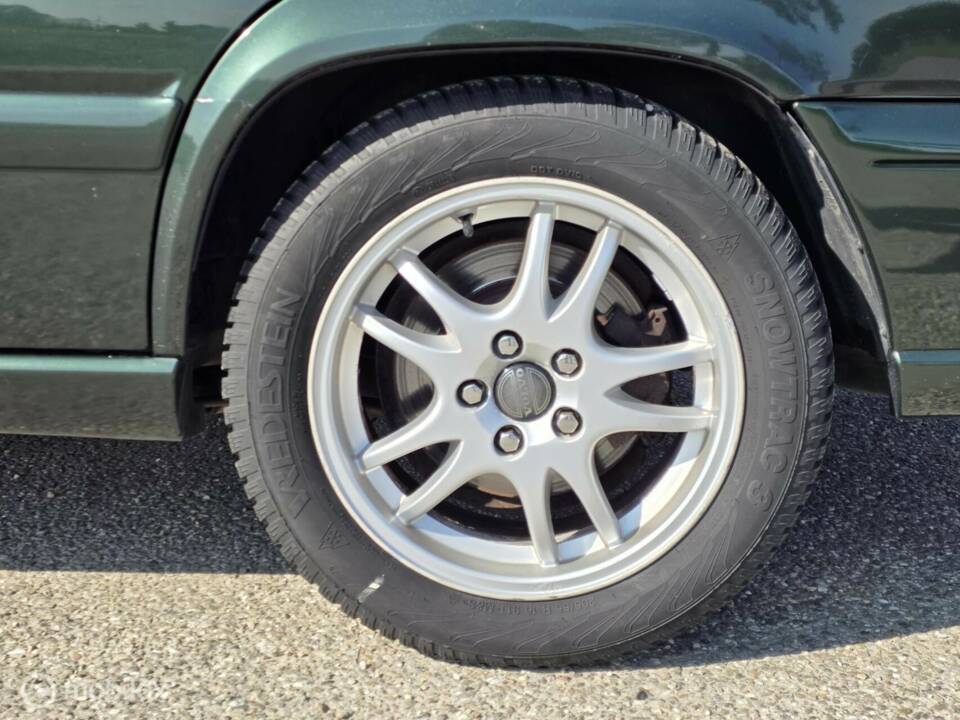 Image 8/37 of Volvo V 70 2.4 (2000)