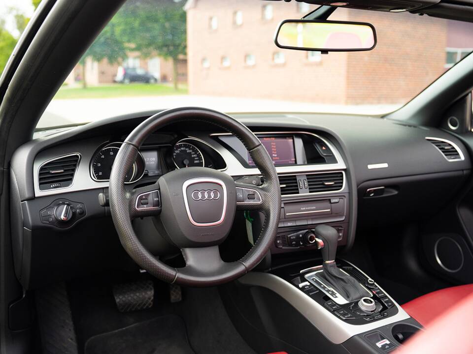 Image 14/33 of Audi A5 2.0 TFSI (2010)