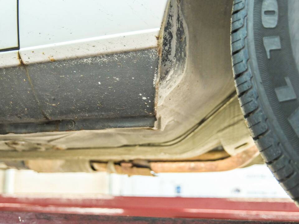 Bild 46/50 von BMW 320i (1981)