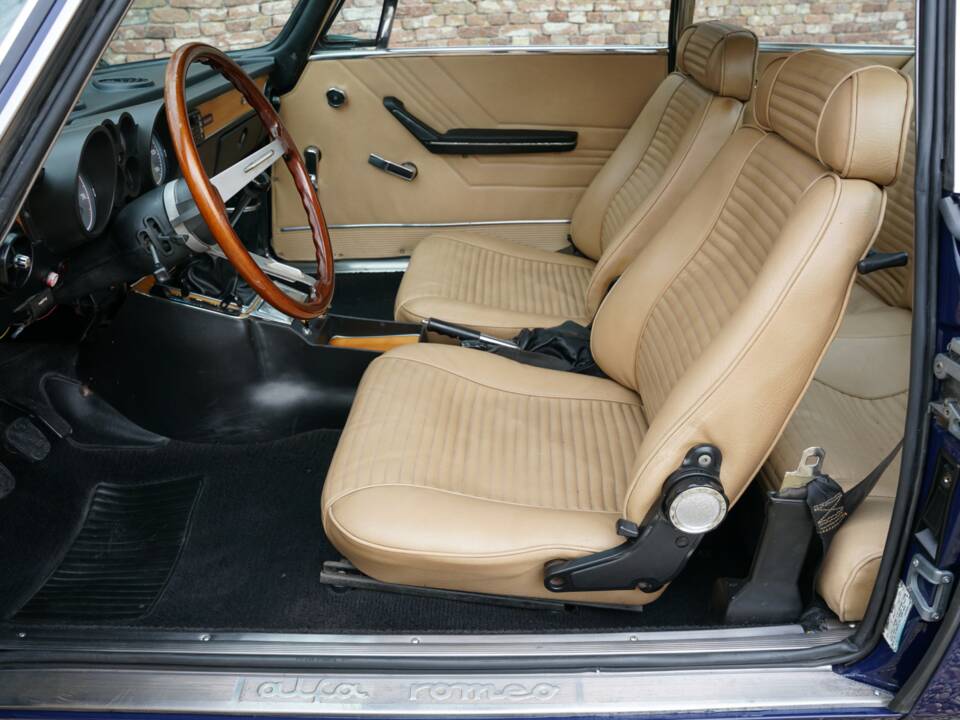 Bild 14/50 von Alfa Romeo 2000 GTV (1974)