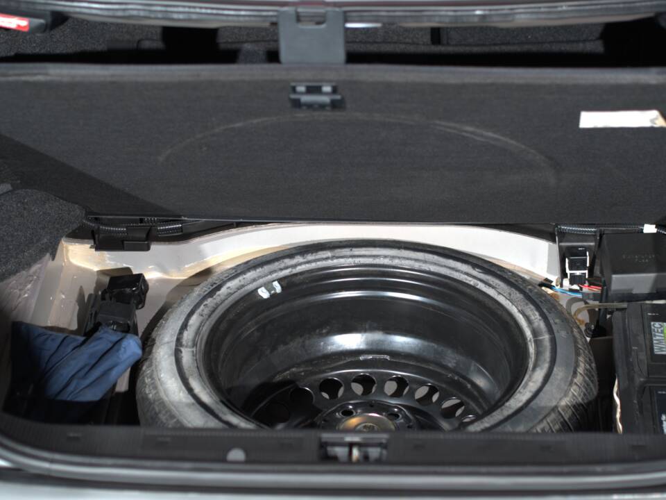 Image 13/28 of Mercedes-Benz CLK 200 Kompressor (2001)