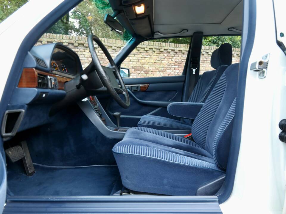 Bild 27/50 von Mercedes-Benz 380 SEL (1983)