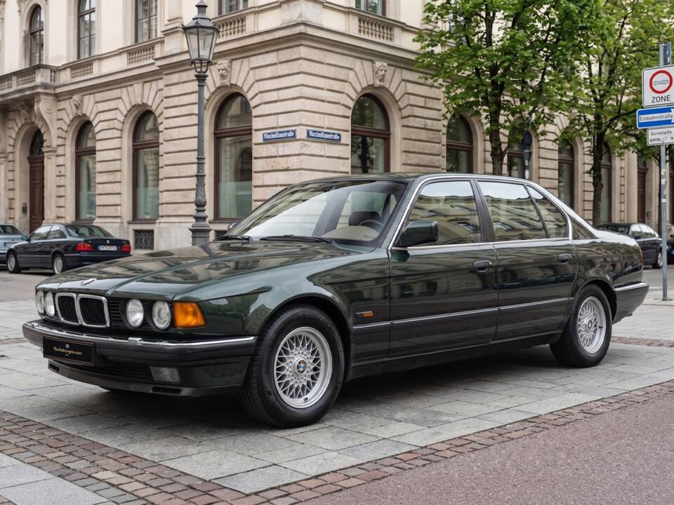 Image 1/36 of BMW 750iL (1989)