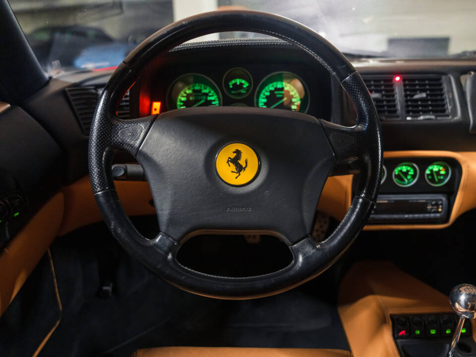 Afbeelding 31/46 van Ferrari F 355 Berlinetta (1997)