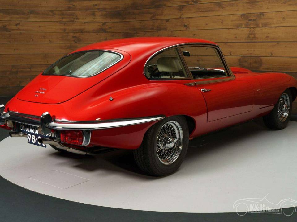 Image 15/19 of Jaguar Type E (2+2) (1970)