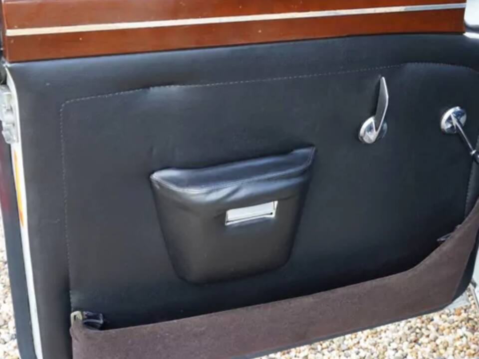 Image 25/37 of Rover 3.5 Litre Coupe (1970)