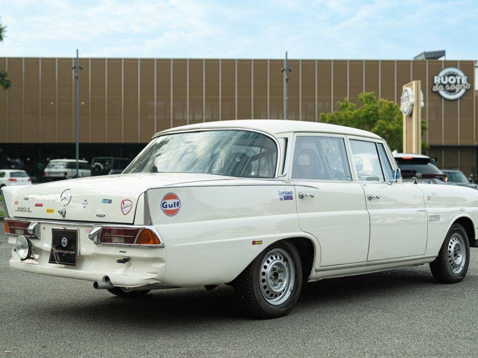 Bild 4/50 von Mercedes-Benz 220 S (1967)