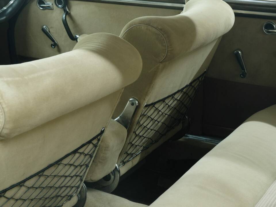 Image 24/50 of Mercedes-Benz 300 SE lang (1965)