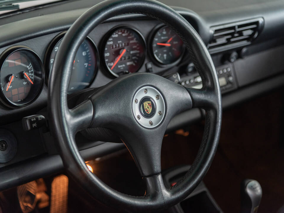 Immagine 28/46 di Porsche 911 Carrera RS (1995)