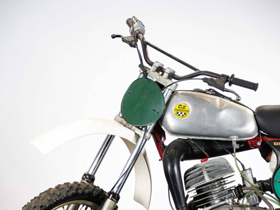 Image 15/38 of CZ 250 Moto Cross (1970)