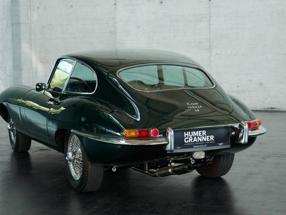 Image 19/50 de Jaguar E-Type (1970)