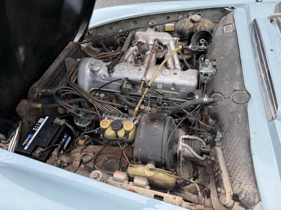 Image 36/43 de Mercedes-Benz 280 SL (1969)