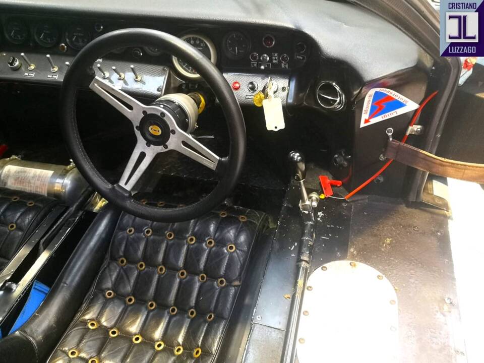 Image 31/50 of Ford GT40 (1966)