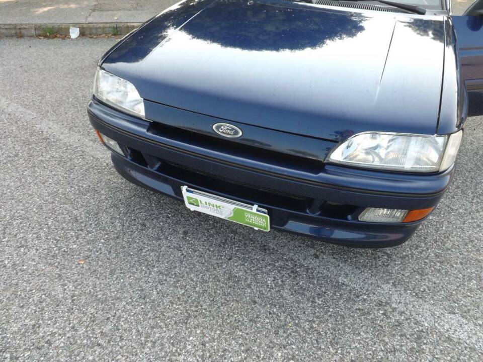 Bild 46/50 von Ford Escort 1.8 16v (1992)