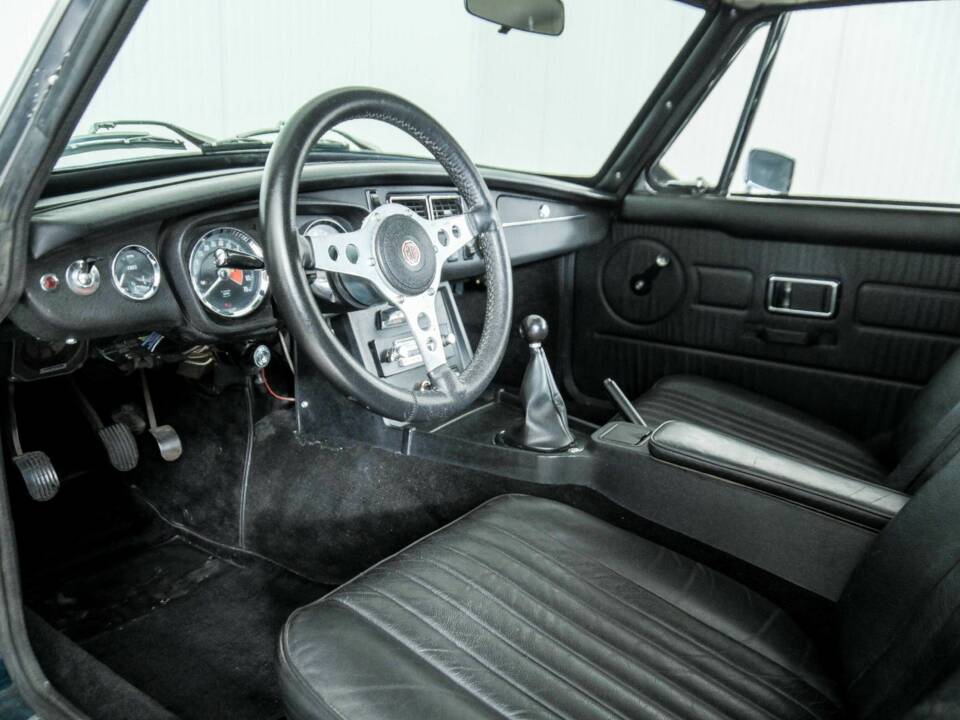 Imagen 11/50 de MG MGB GT (1972)
