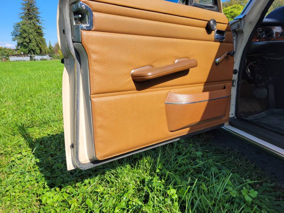 Afbeelding 5/9 van Mercedes-Benz 250 (1970)