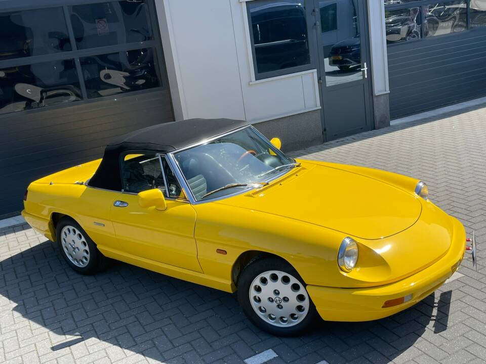 Image 7/21 of Alfa Romeo 2.0 Spider (1993)